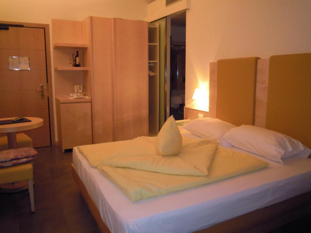 Beach Hotel Du Lac Malcesine Rum bild