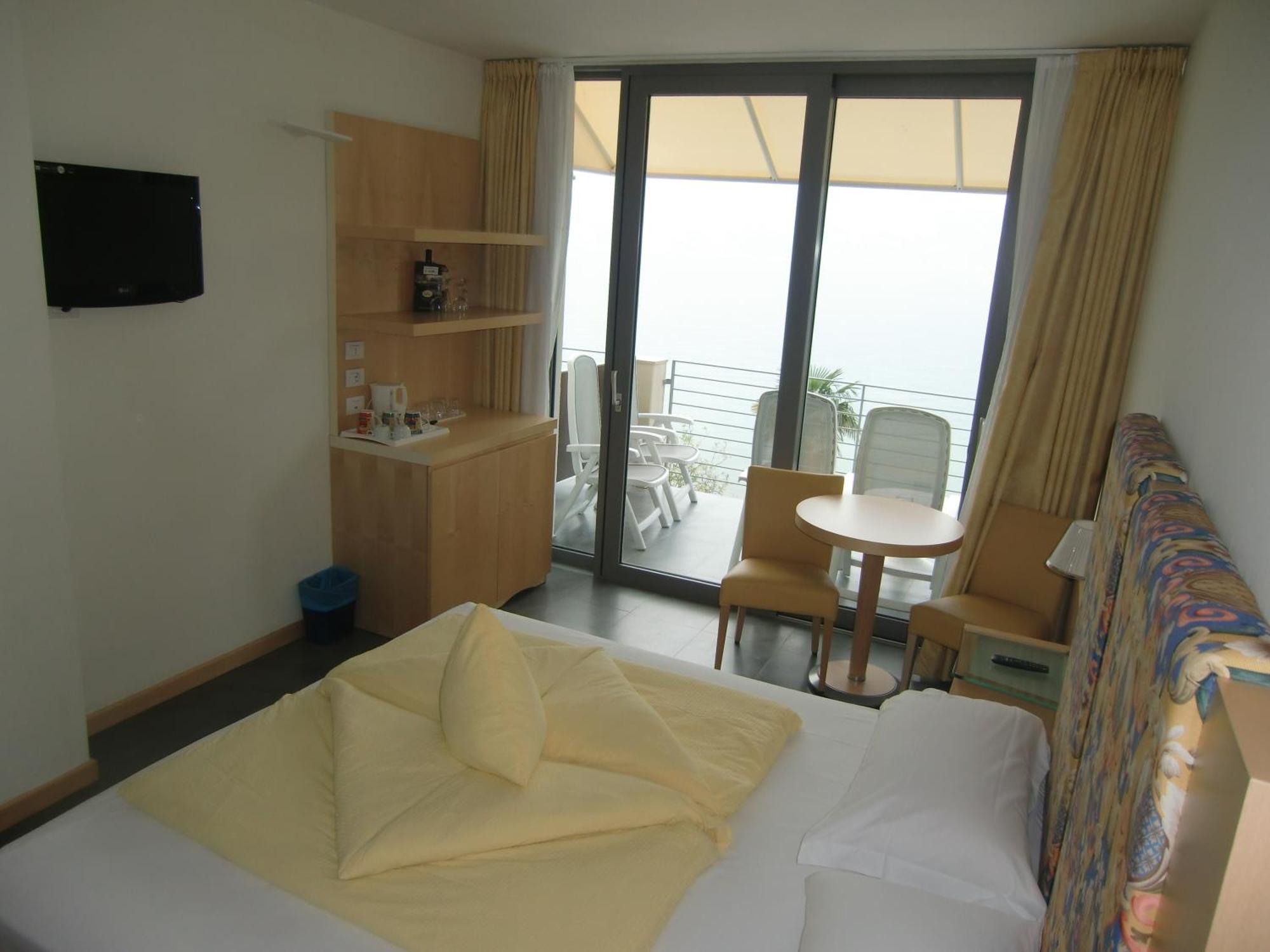 Beach Hotel Du Lac Malcesine Exteriör bild